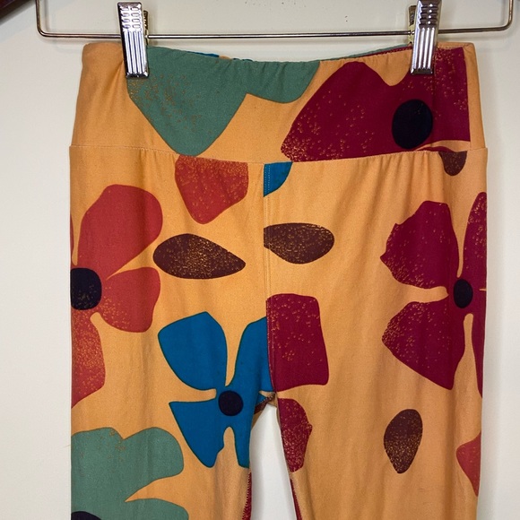 Lularoe Golden Yellow Floral Multicolor Buttery Smooth One Size Leggings - Picture 2 of 8